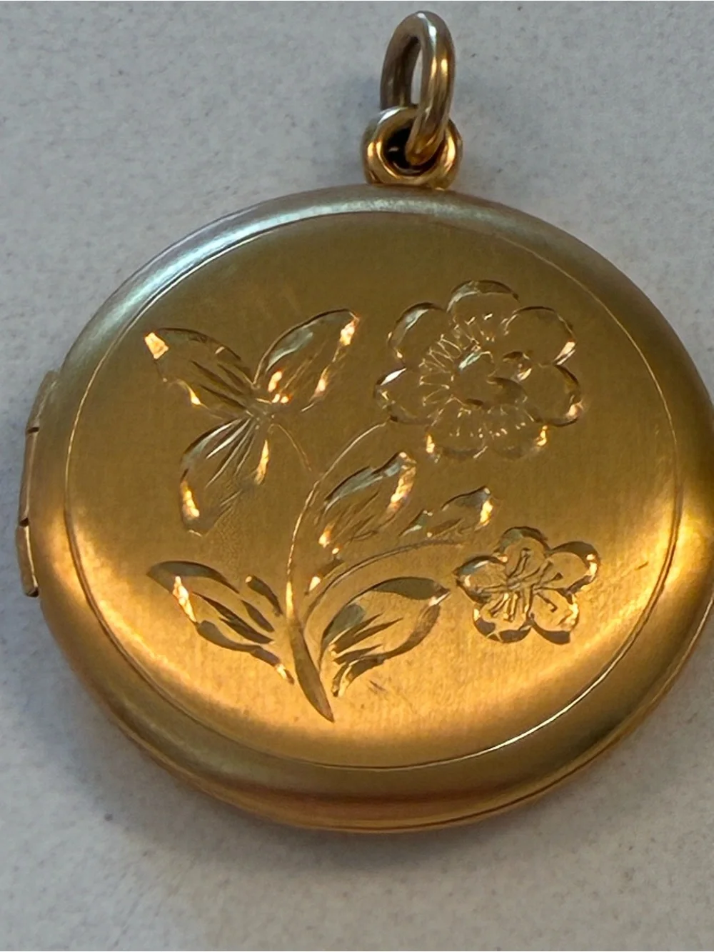 Vintage Gold filled  Floral Photo Locket Pendant WEHGF.